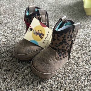 Infant ariat boots